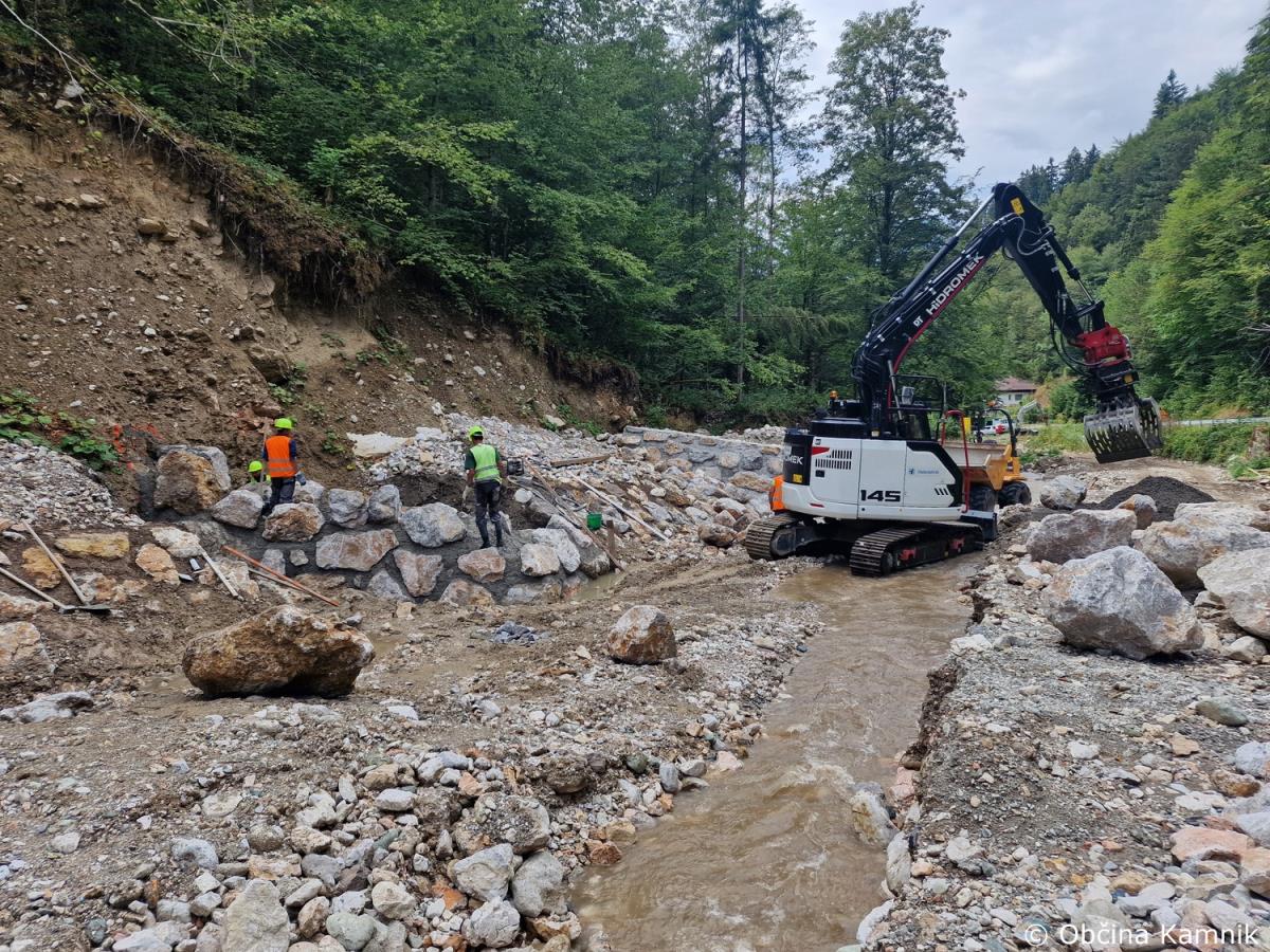 Sanacijska obnova vodotokov in hudournikov po poplavah (17)